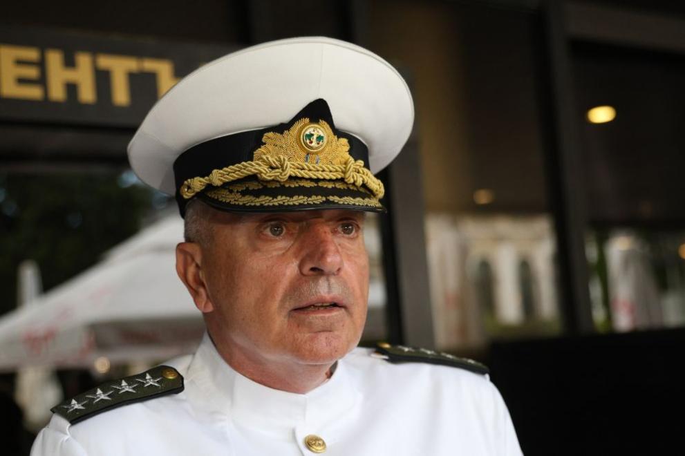 Началникът на отбраната адмирал Емил Ефтимов