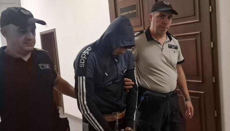 убийство - Съдът остави в ареста 18-годишния младеж, обвинен за убийство на чичо си в Странско