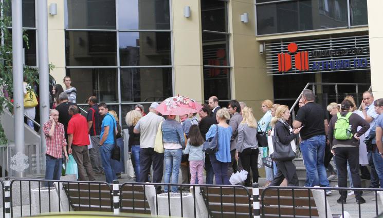 Агенция по вписвания - Търговци и преработватели - милионерите в бизнеса