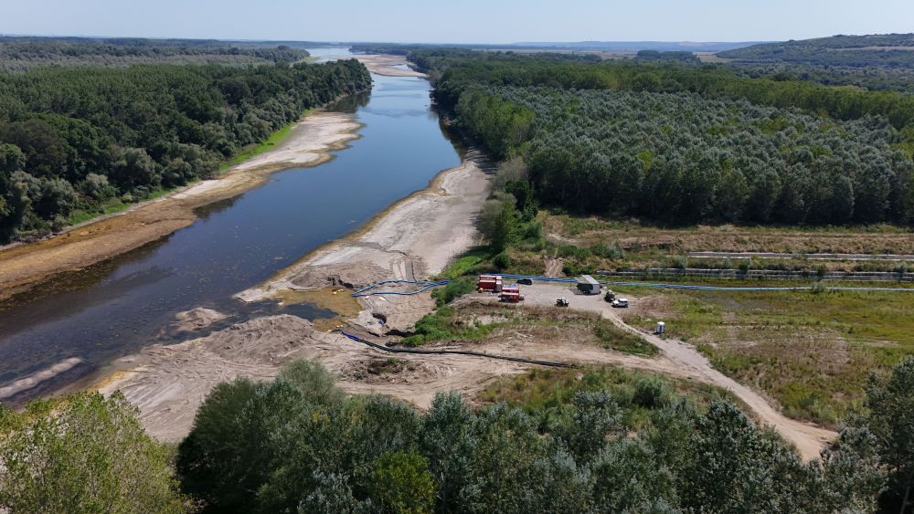 Продължава работата по прехвърляне на вода от река Дунав към езерото в резервата Сребърна