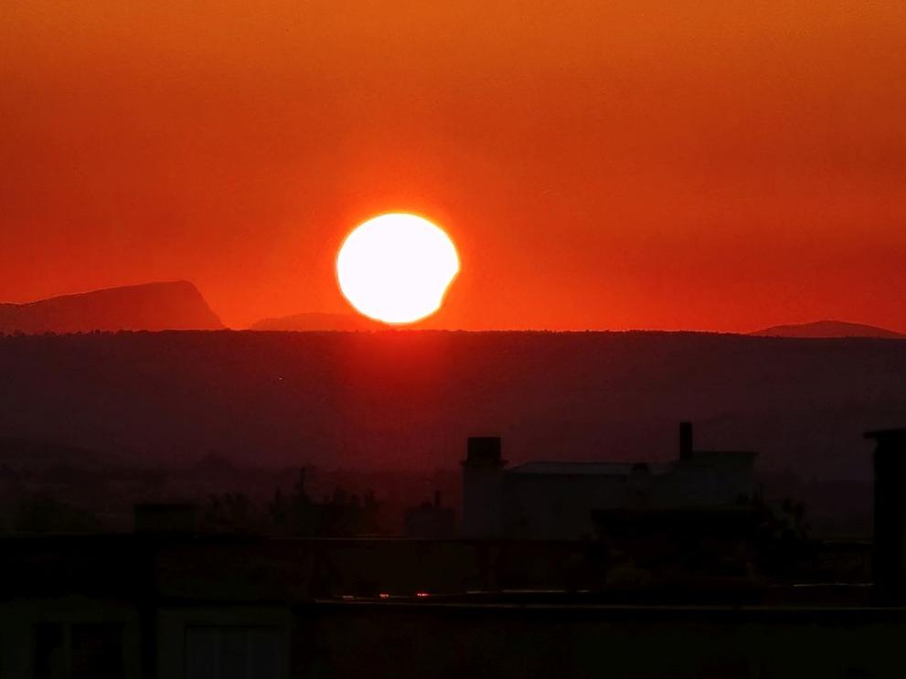 слънчево затъмнение