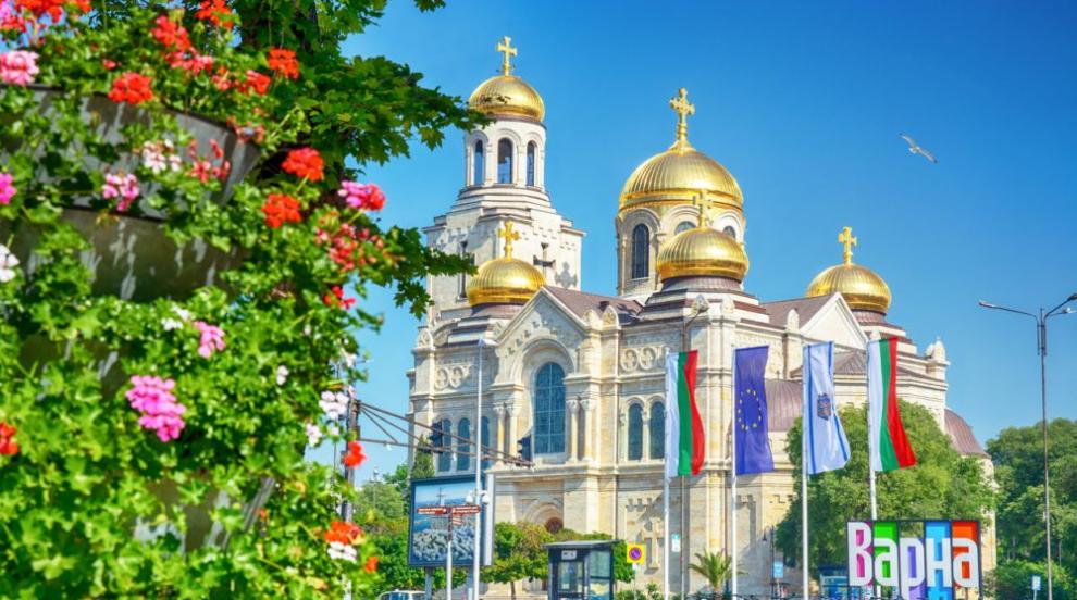 Богата празнична програма във Варна: Концерти, заря и DARA на сцената