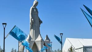 Статуя на Дева Мария в Полша