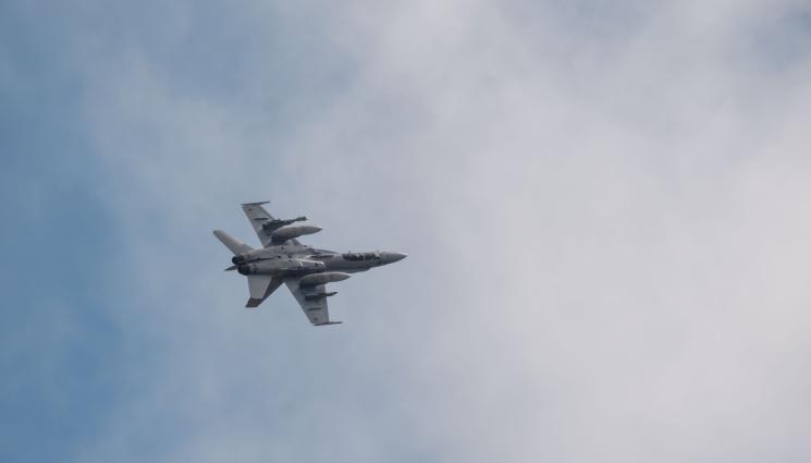 f 18 ф 18 - ОХРАНА НА НАТО: Испански изтребител F-18 свали дрон, навлязъл в румънското въздушно пространство от Молдова