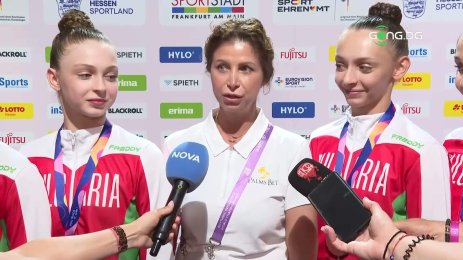Весела Димитрова и ансамбълът след световното по художествена гимнастика