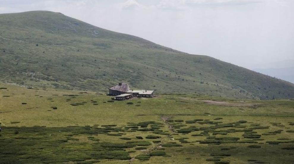 Възстановяват хижа „Планински извори“, изоставена от 90-те години