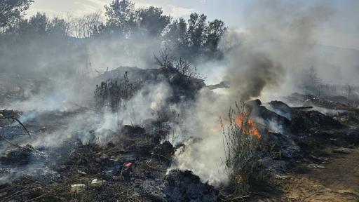 Пожарът край Рупите отново се разгоря
