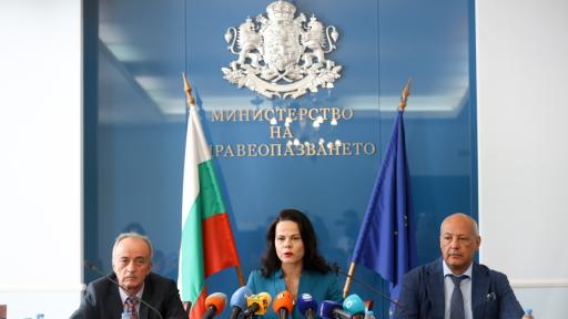 Ивкова: РЗИ няма да бъдат закривани