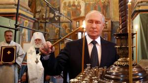 Руският президент Владимир Путин посети Архангелския катедрален храм