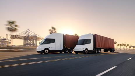 Tesla Semi идва в Европа с 1073 к.с. и пробег около 520 км