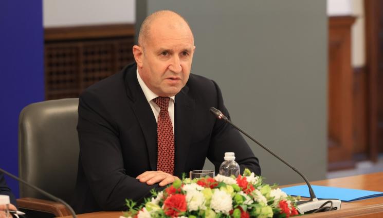 радев - Радев: Ще предложим да се върнат правомощията на президента да избира служебно правителство