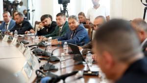 Комисията по отбрана