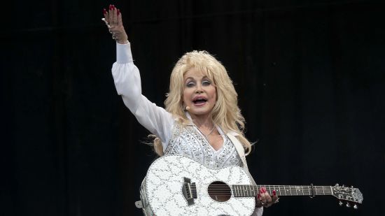 Потвърдиха причината за смъртта на Dolly Parton