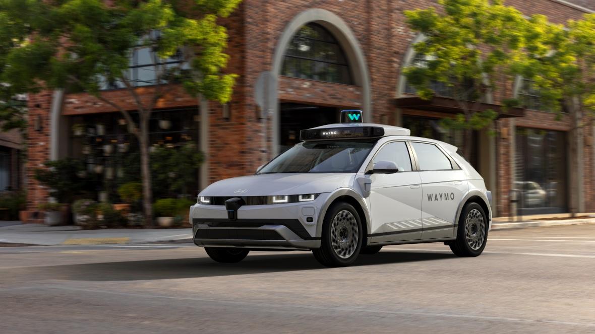 waymo автономен автомобил