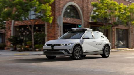 Waymo казва, че автономните ѝ коли са 16 пъти по-сигурни от шофьорите, идват и в Мюнхен