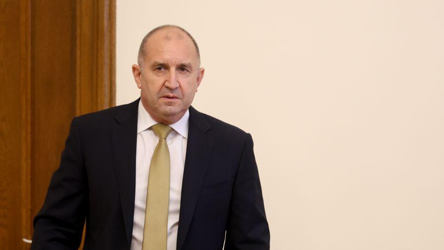 Радев свика спешно службите за сигурност, два са ударените кораби край България
