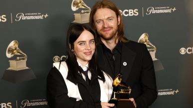 Billie Eilish ожени брат си Finneas