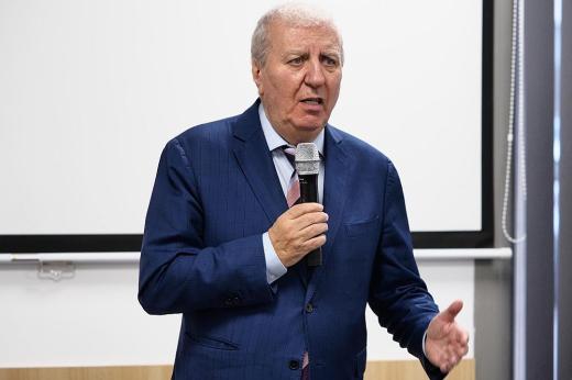 Александър Томов