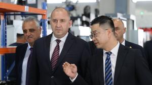 Радев откри разширението на високотехнологичния завод на ZS EUROPE