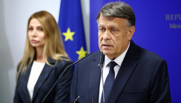 с - PISA БИЕ ТРЕВОГА: Учениците ни четат, но не разбират. Смятат, но не могат да прилагат