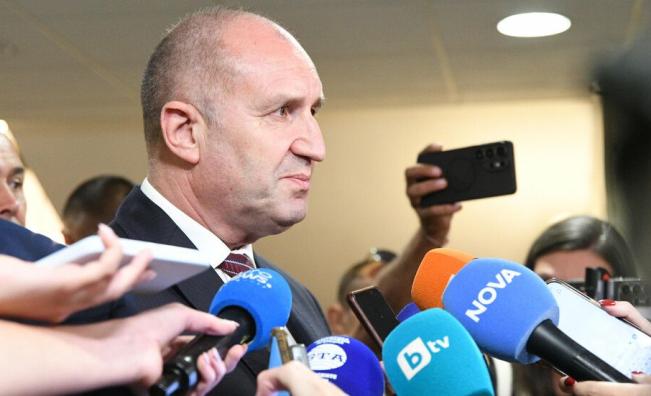 Радев: На балотажа в неделя ще избираме между мира и войната