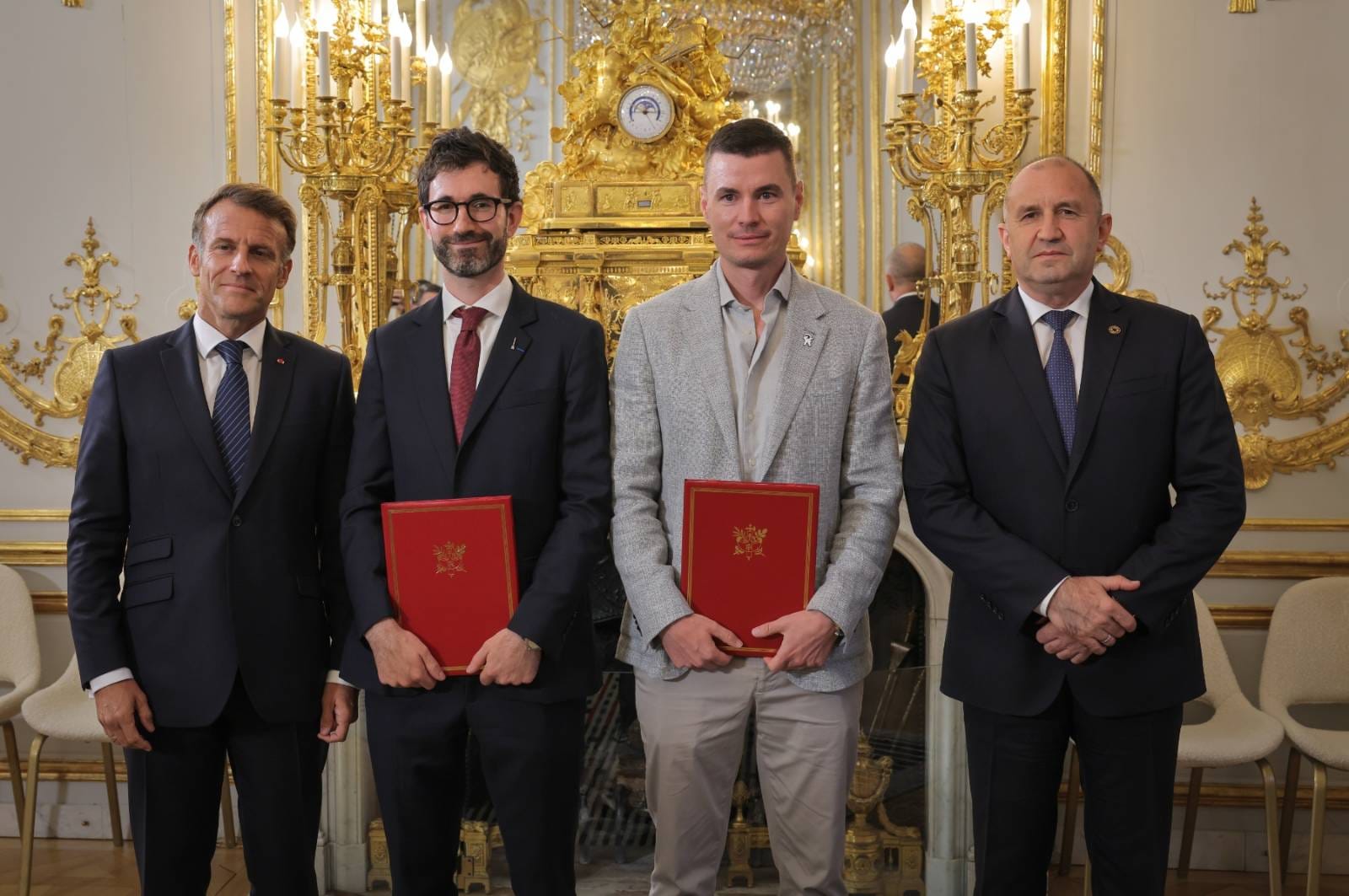 <p>Румен Радев се срещна с Еманюел Макрон в Елисейския дворец.</p>