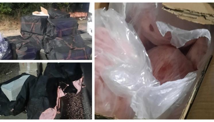 з - В АВТОБУСИ: Откриха над 2,2 тона овчи изрезки и 100 кг банички с неизвестен произход