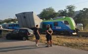 Влак удари тир на жп прелез преди Враца
