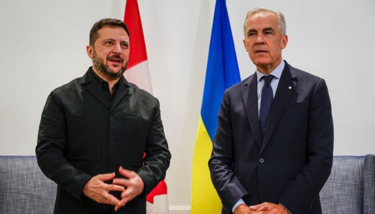 Украинският президент Володимир Зеленски и канадският премиер Марк Карни - Канада праща мощен пакет за ПВО на Украйна
