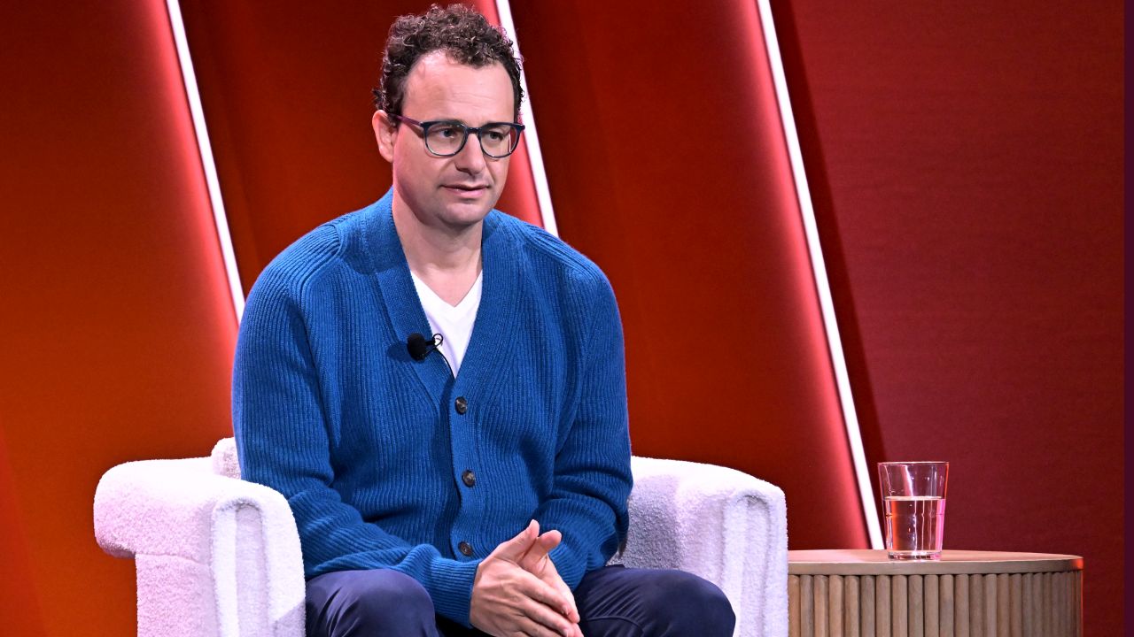 Преди да е станало твърде късно: Създателят на Claude призова за забавяне на AI