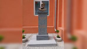 паметник Ботев