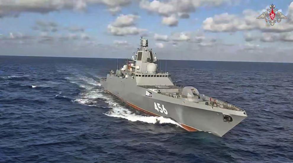 Руска фрегата изстреля сигнални ракети към датски военен хеликоптер