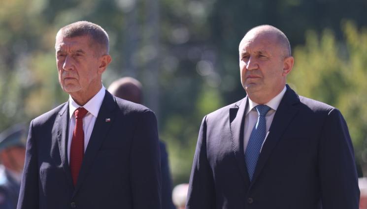 Бабиш Радев - Румен Радев посрещна Андрей Бабиш в София (СНИМКИ)