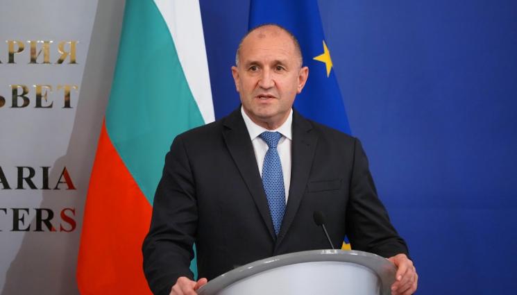радев - Радев: Правителството разработва ясни мерки за горивата
