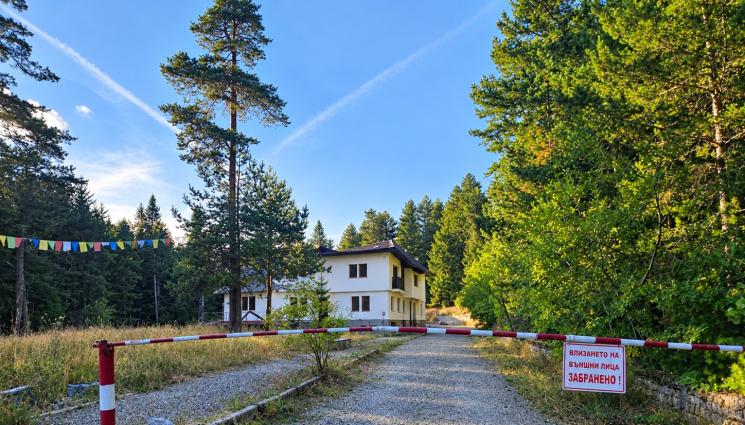 Петрохан - Калушев незаконно е оградил гората