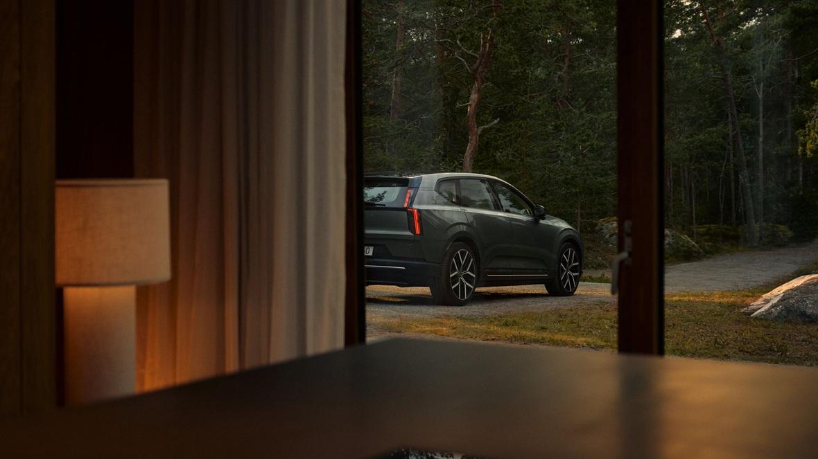Volvo EX60