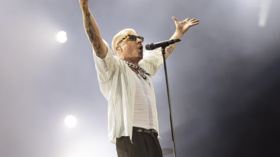 Macklemore дарява 1 милион долара от турнето на Ed Sheeran за помощ на палестинци