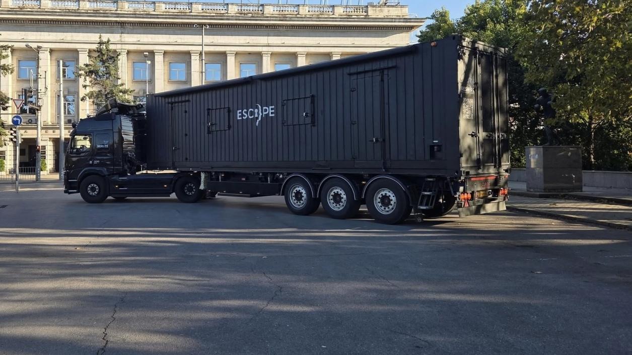 Интерактивният Escape Truck гостува в Стара Загора с кампания срещу трафика на хора