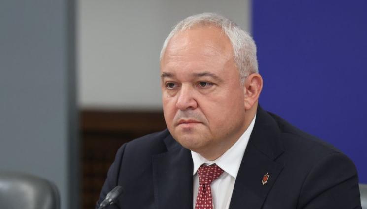 Демерджиев - ДЕМЕРДЖИЕВ: Пари за мантинели са били отклонявани за полетите на Пеевски!