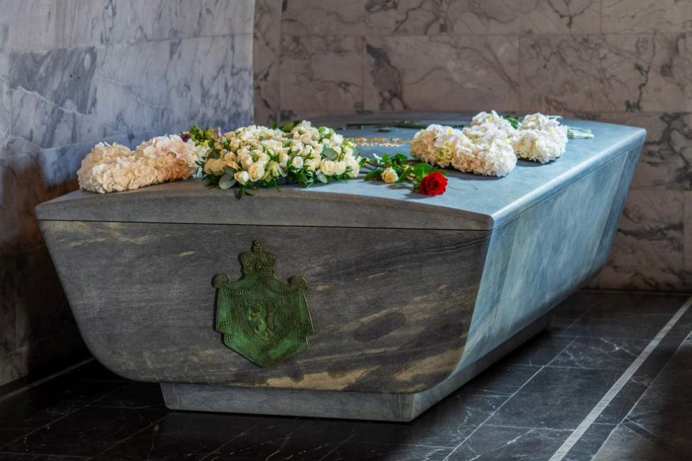 Саркофагът на покойния крал Харалд Пети