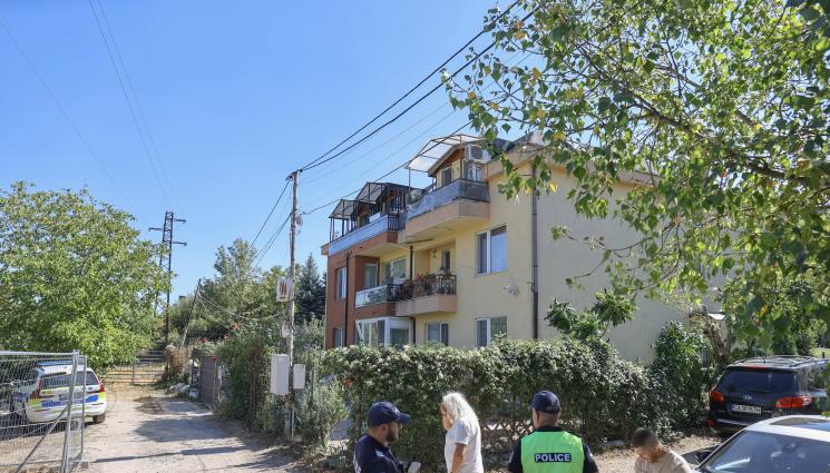 с - Убийството на зъболекарката заради развод