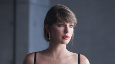 Taylor Swift отново оглави американските класации