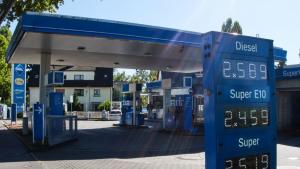 Газ безниностанция бензин гориво