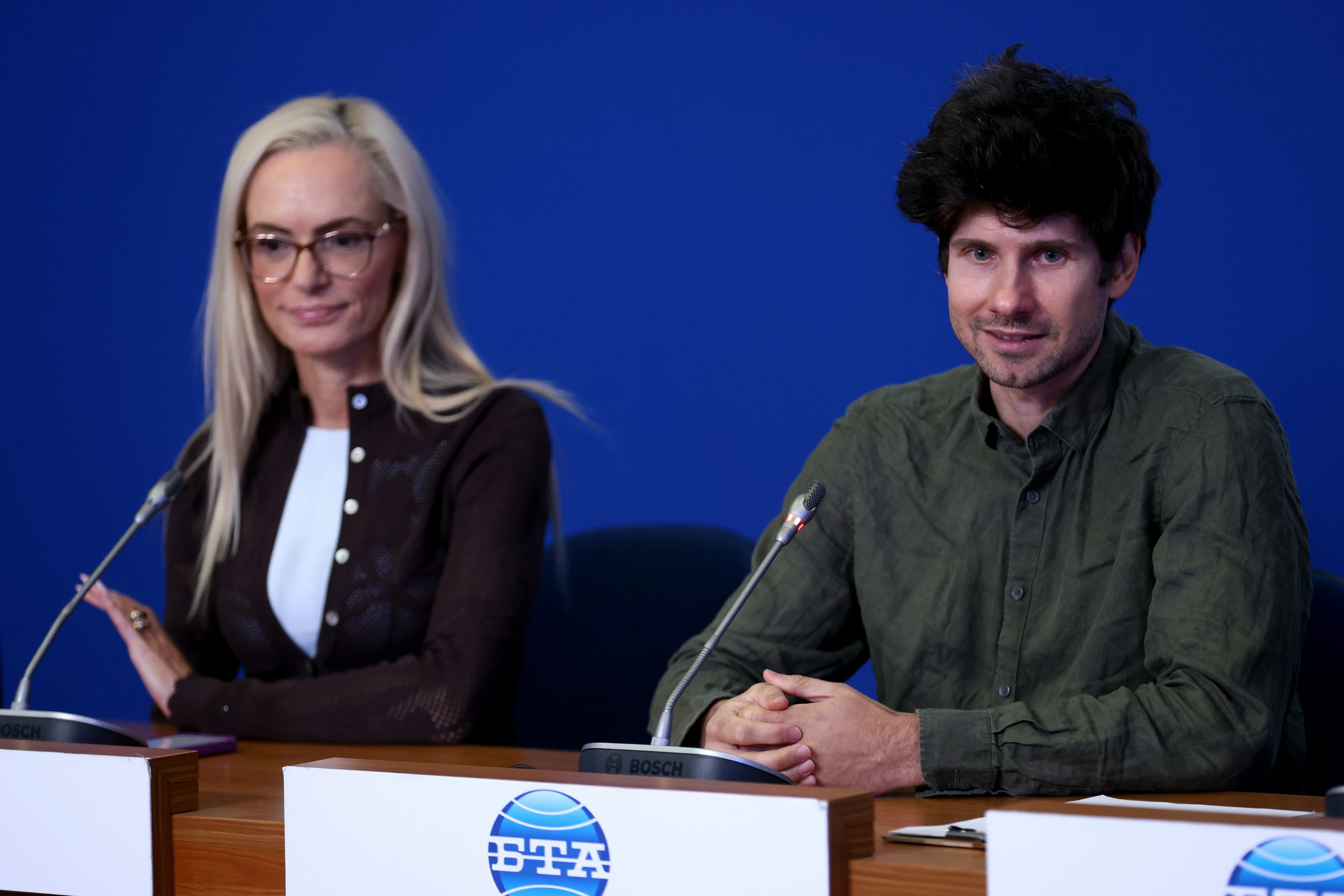 Вихър Ласков с пиар експерта Ива Екимова на пресконференция