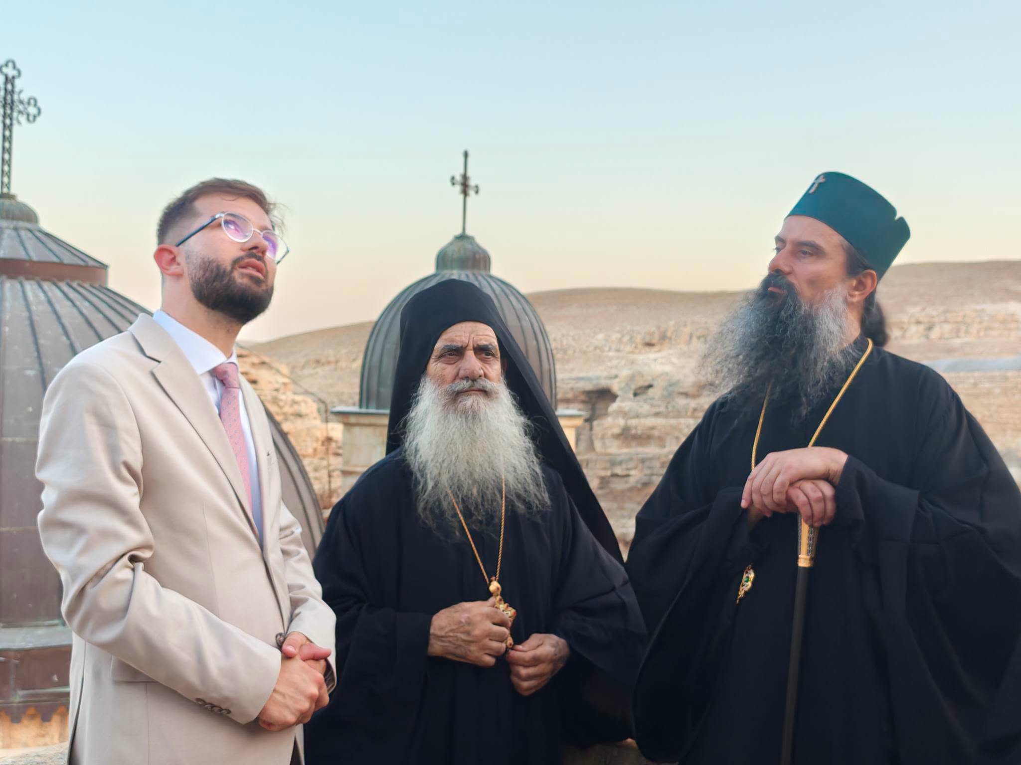 Българският патриарх в манастира, основан от Св. Сава Освещени