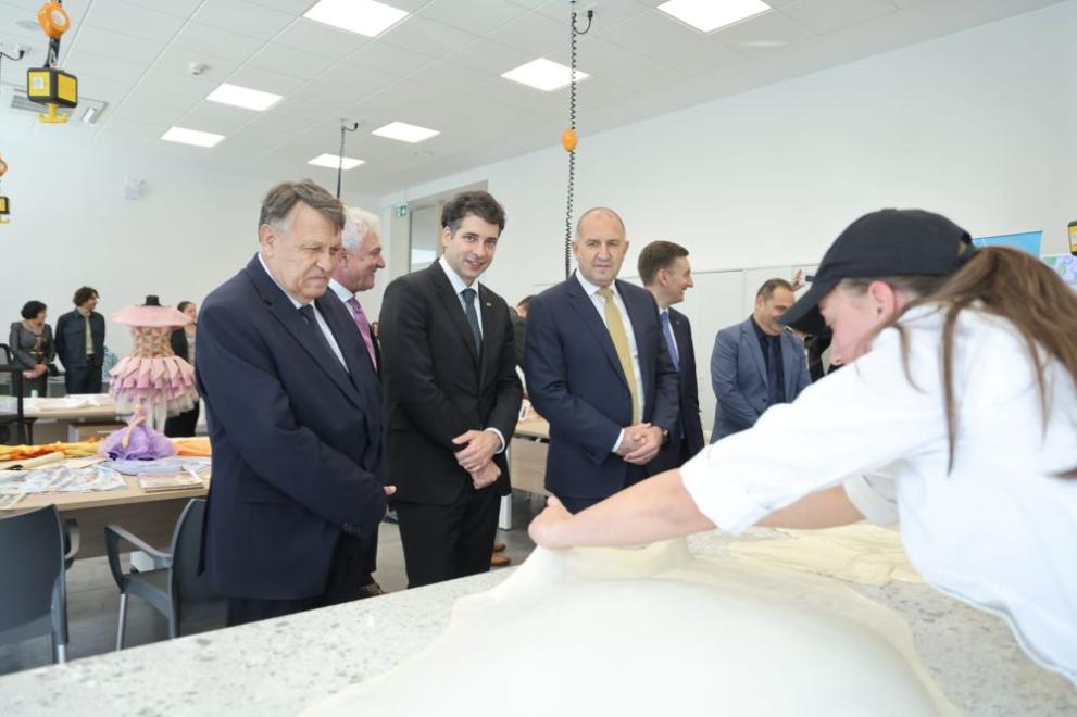 Премиерът Радев при откриването на сградата на Националния STEM център