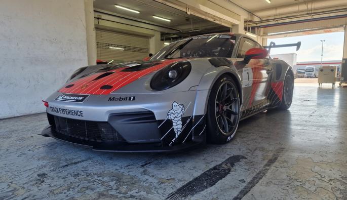  Чудовището 911 Cup. Плашеше ме цял ден, но емоциите само да седнеш в него и да стартираш двигателя, са неописуеми.