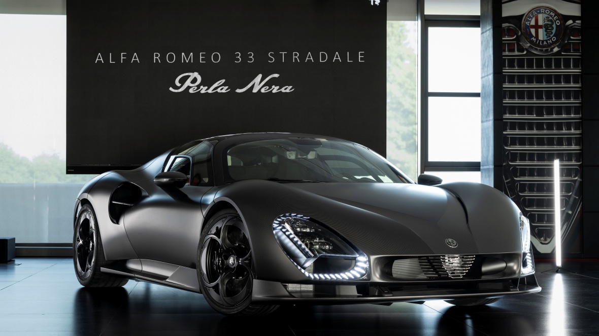 alfa romeo 33 stradale perla nera