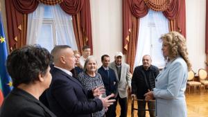 Пейка на поколенията събра възрастни хора с президента на Дондуков
