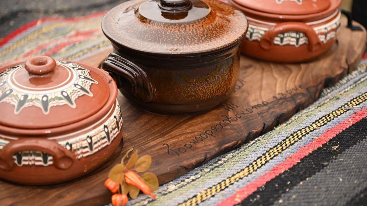 Горнооряховското гърне забърква вкусове, фолклор и почит към традициите